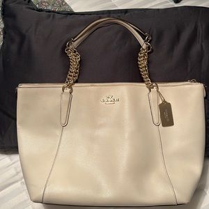 NWOT, Coach shoulder bag, cream / off white color